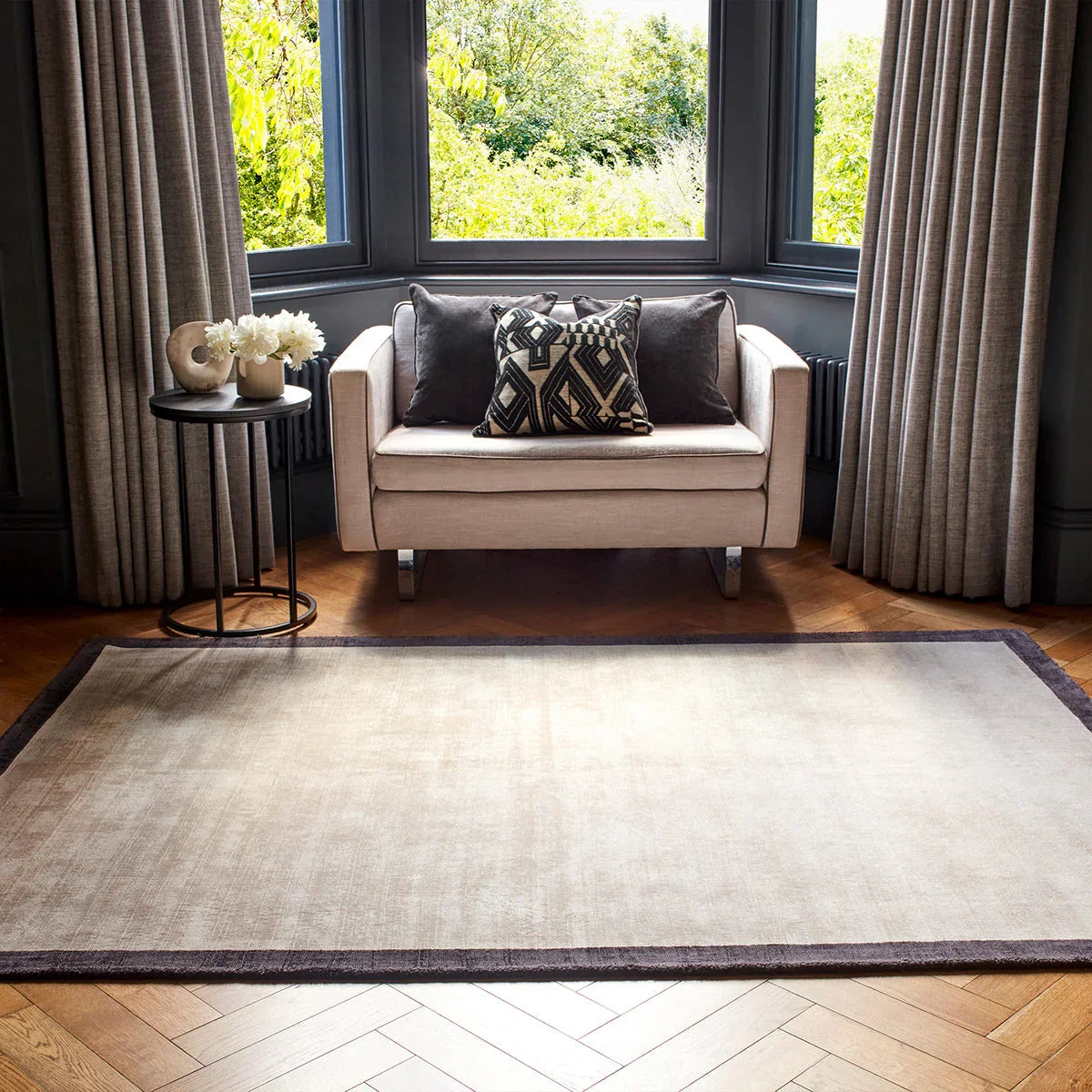 Asiatic Blade Border Putty Charcoal 10 Designer Rug featuring blade-border in cream on ivory background hand-tufted wool