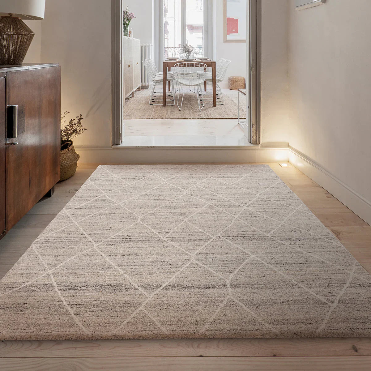 Asiatic Noah Silver Designer Rug featuring geometric lattice pattern in silver, grey and cream on ivory background, hand-tufted wool