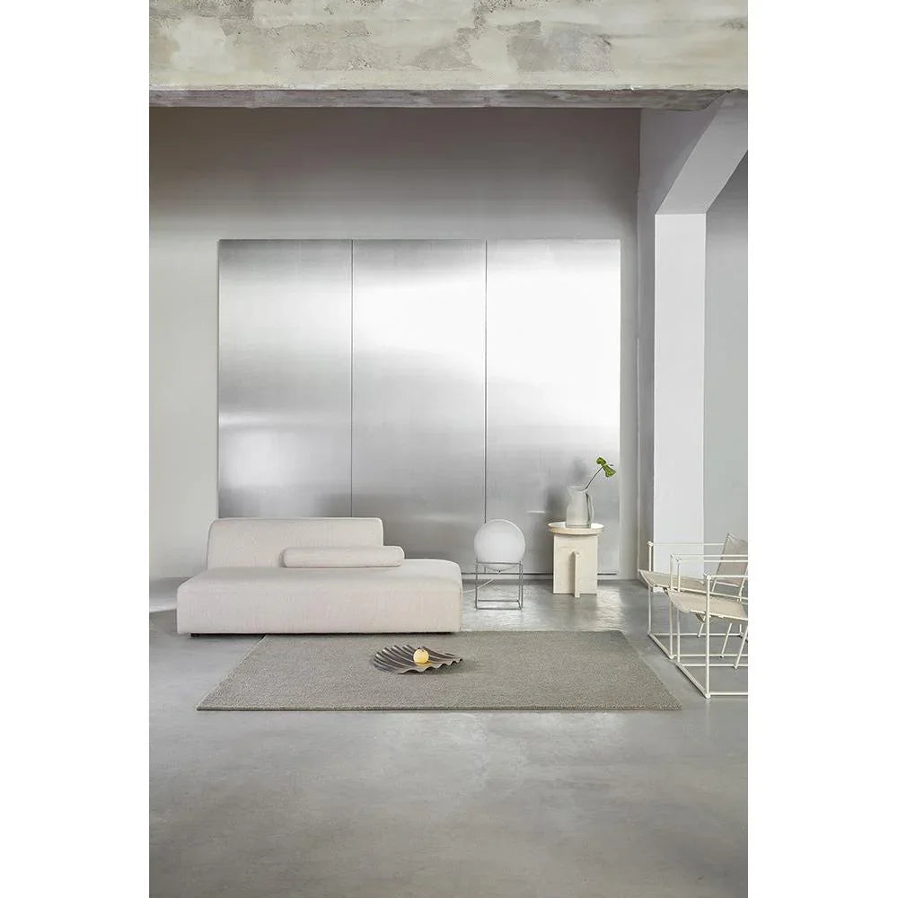 B&C Decor Echo Pebble Designer Rug featuring subtle gradient in pebble beige, taupe, light grey and ivory on light grey, hand-tufted wool