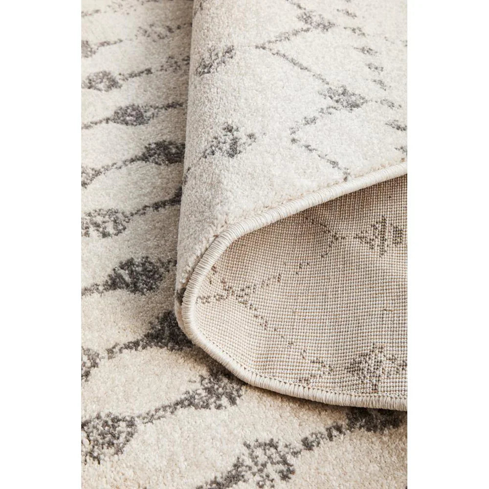 Chrome Elsa Silver Round Rug - ICONIC RUGS