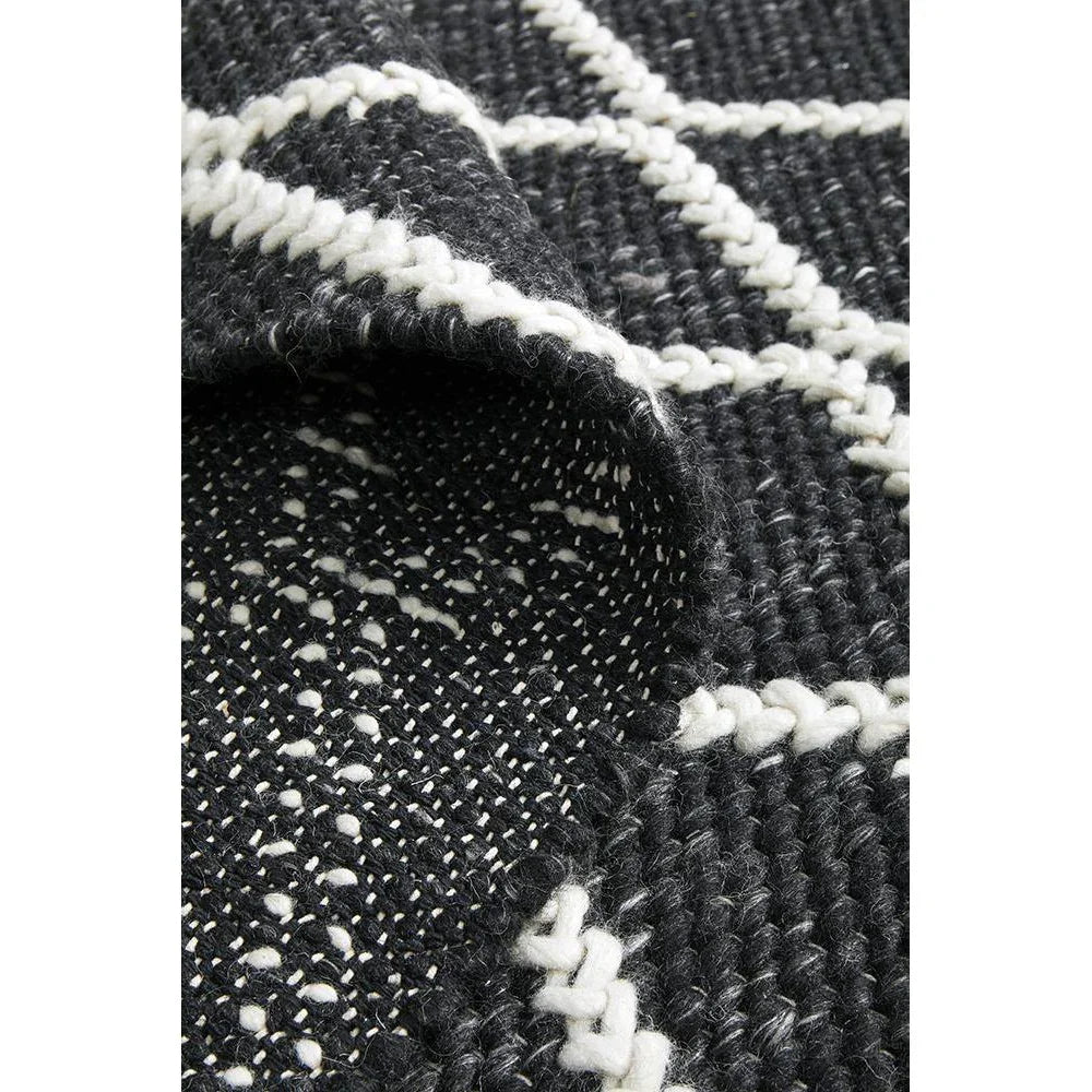 Huxley Black Rug - ICONIC RUGS