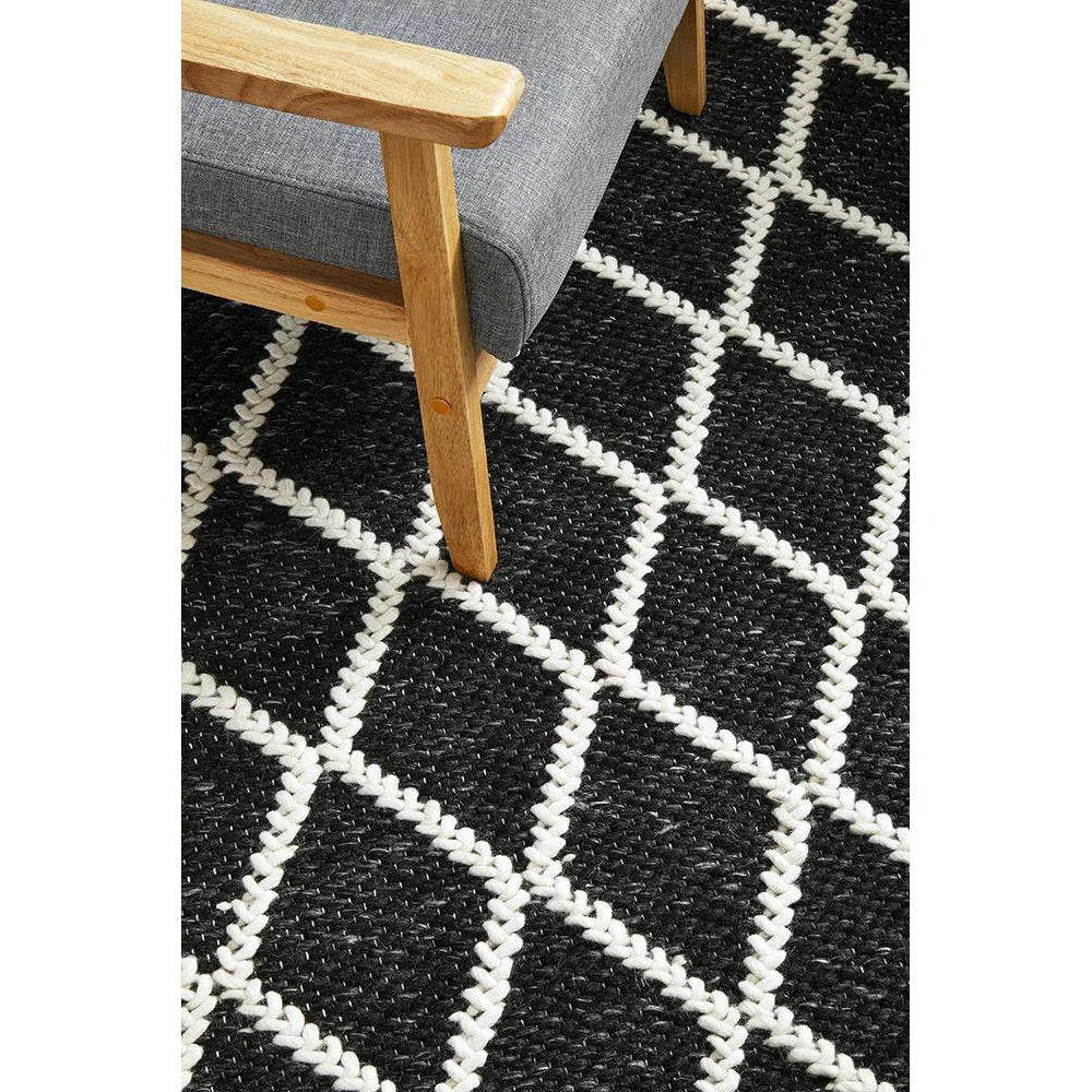 Huxley Black Rug - ICONIC RUGS