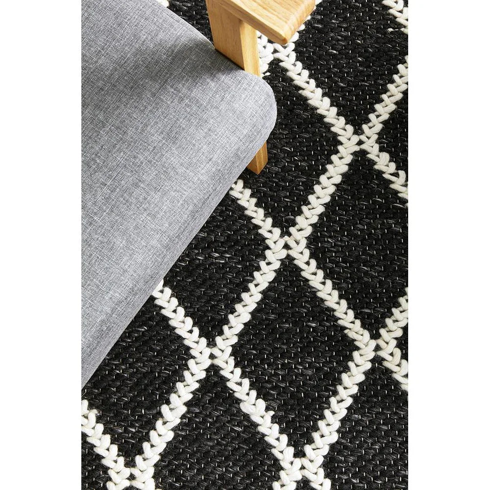 Huxley Black Rug - ICONIC RUGS
