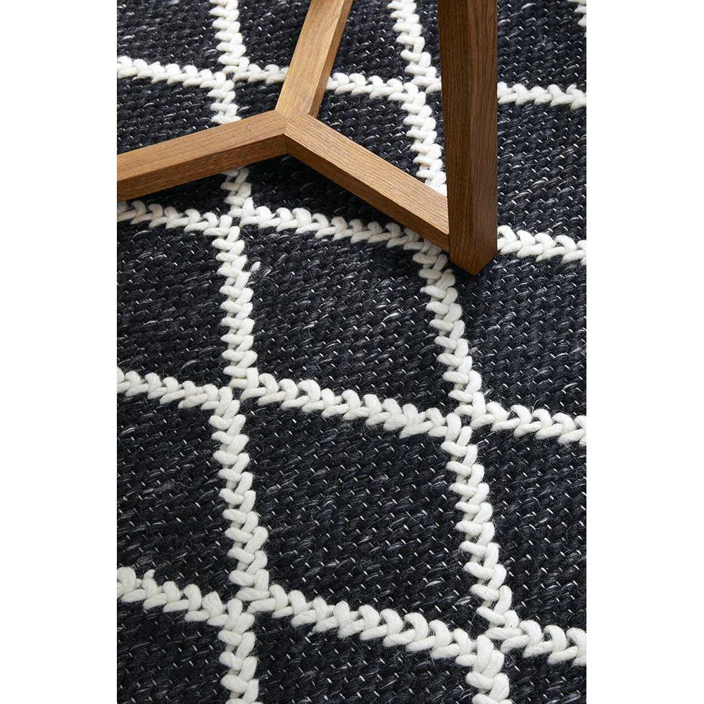 Huxley Black Rug - ICONIC RUGS