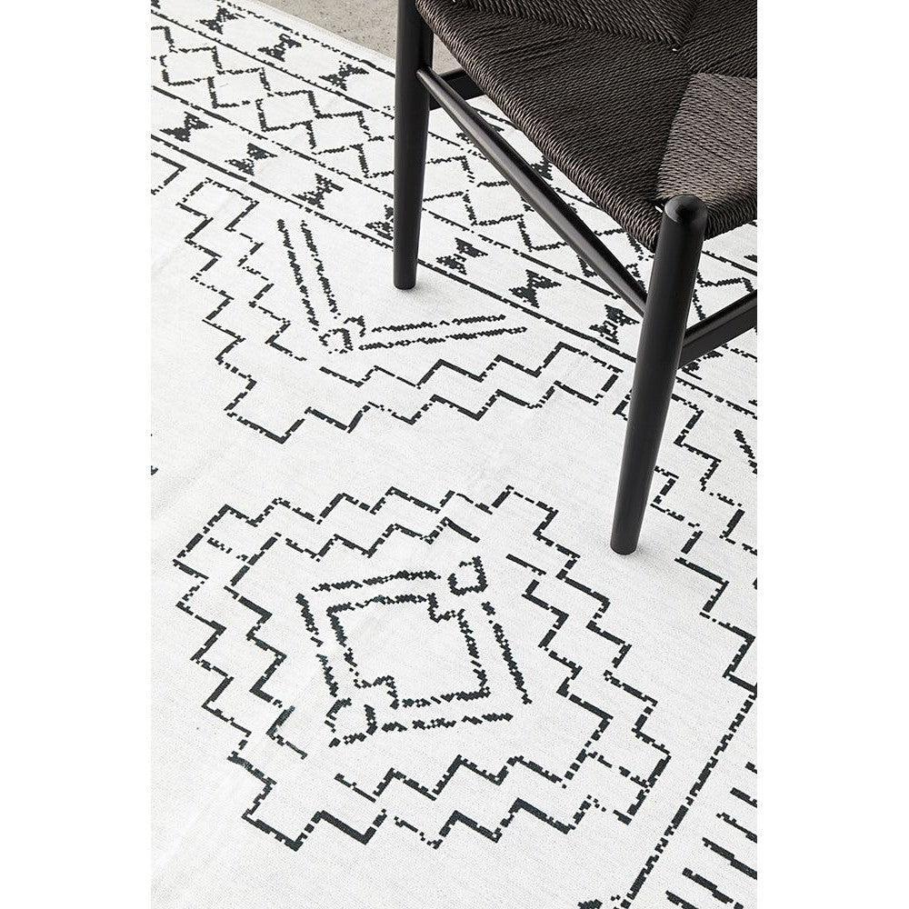Kendra Leeroy White Washable Rug