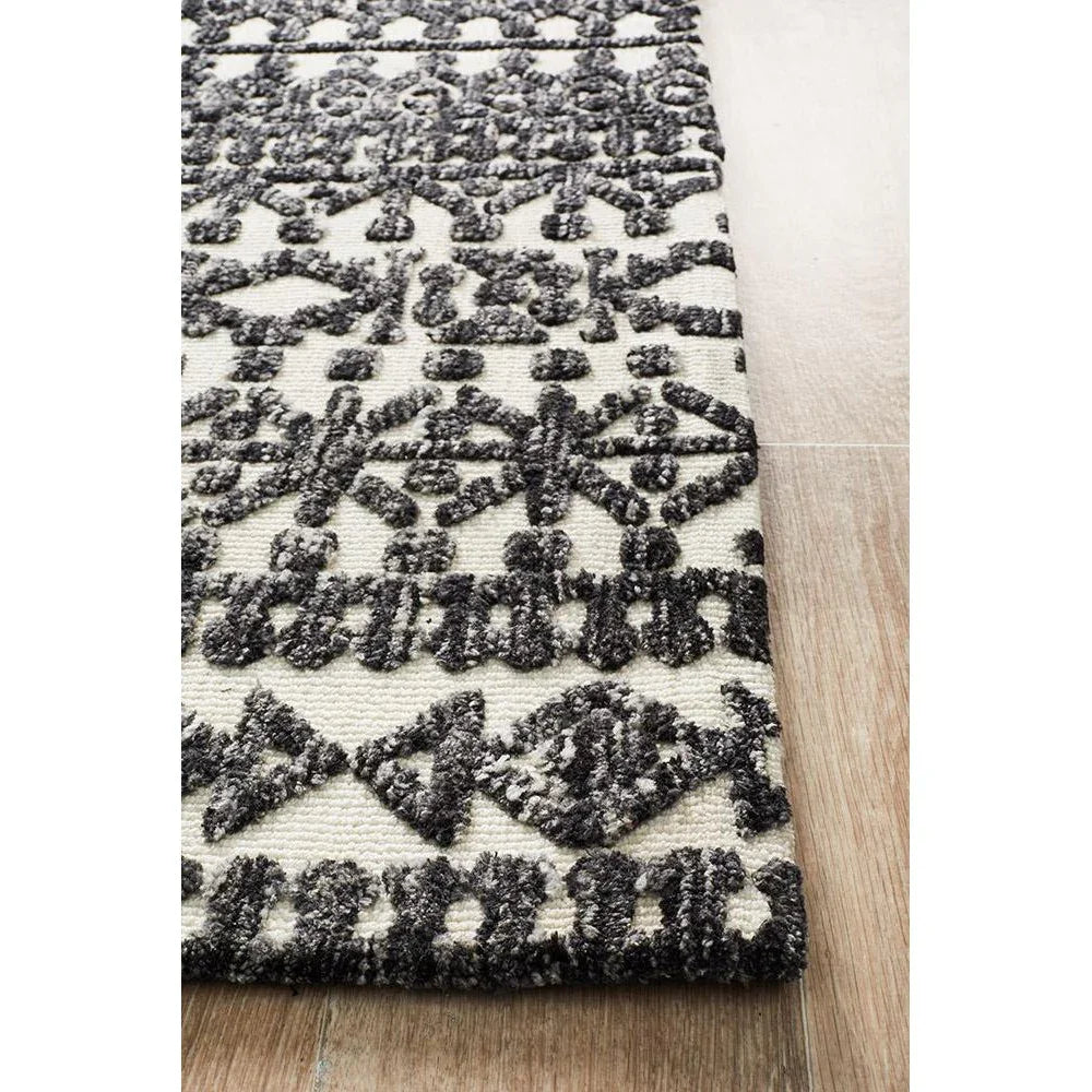 Levi Yasmin Ivory Black Rug - ICONIC RUGS