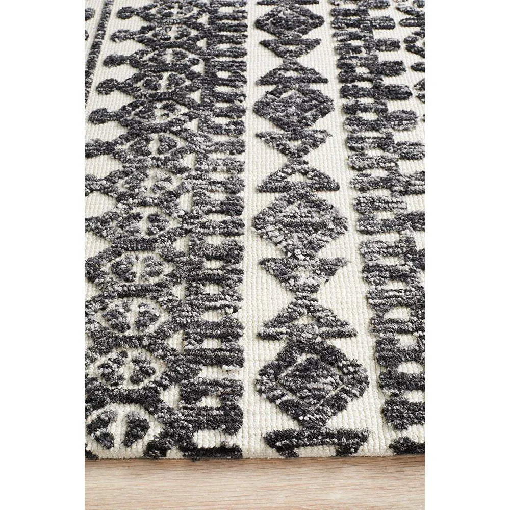 Levi Yasmin Ivory Black Rug - ICONIC RUGS