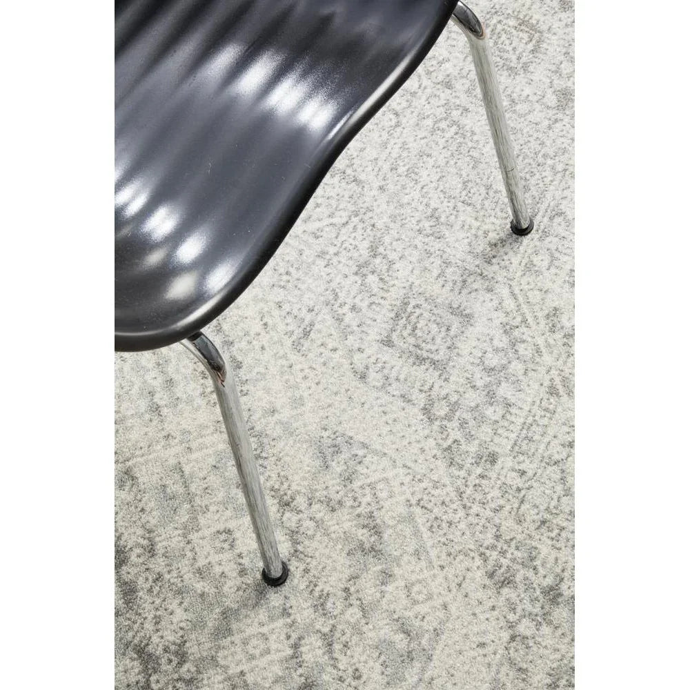 Mirage Zelda Silver Grey Round Rug - ICONIC RUGS
