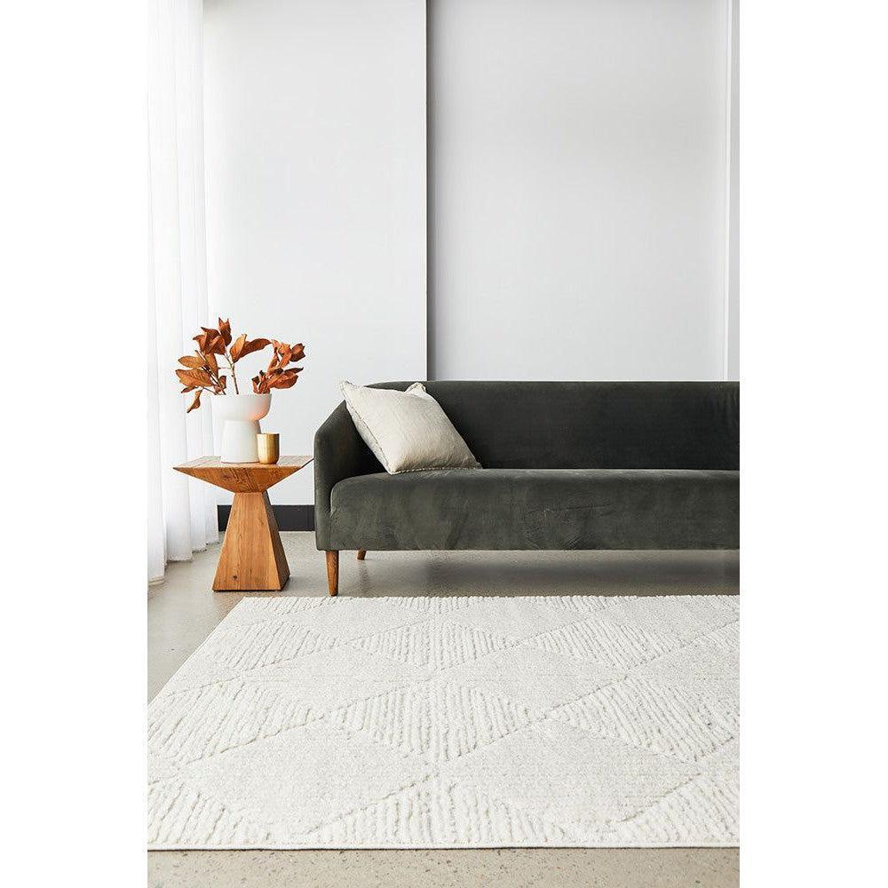 Serenade Shilo Rug in White