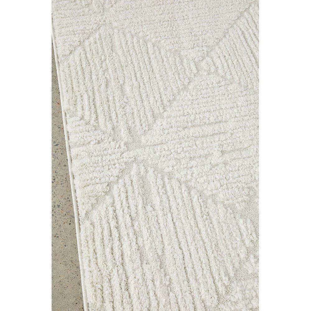 Serenade Shilo Rug in White