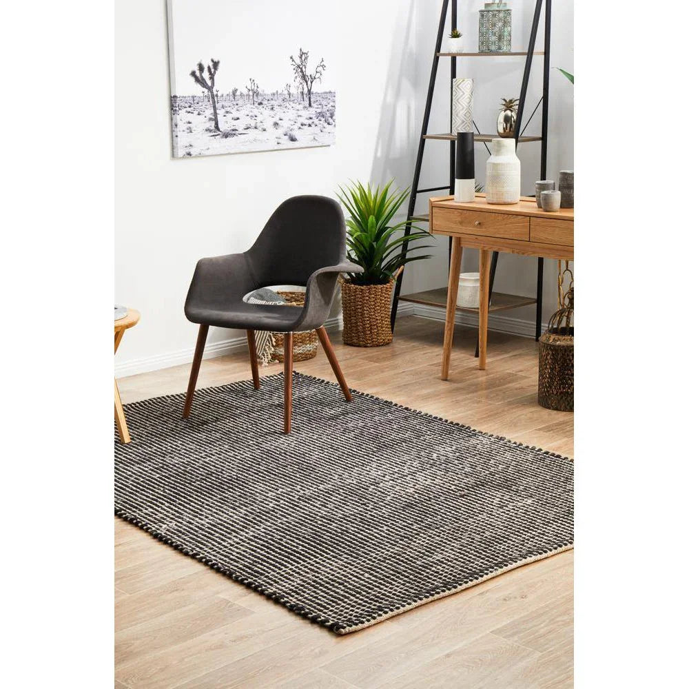 Skandinavian 300 Black Rug - ICONIC RUGS