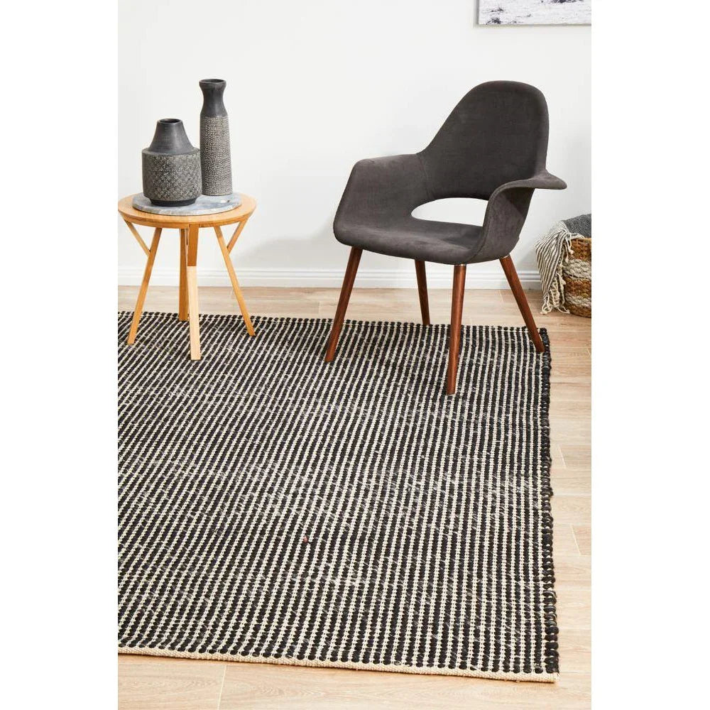 Skandinavian 300 Black Rug - ICONIC RUGS