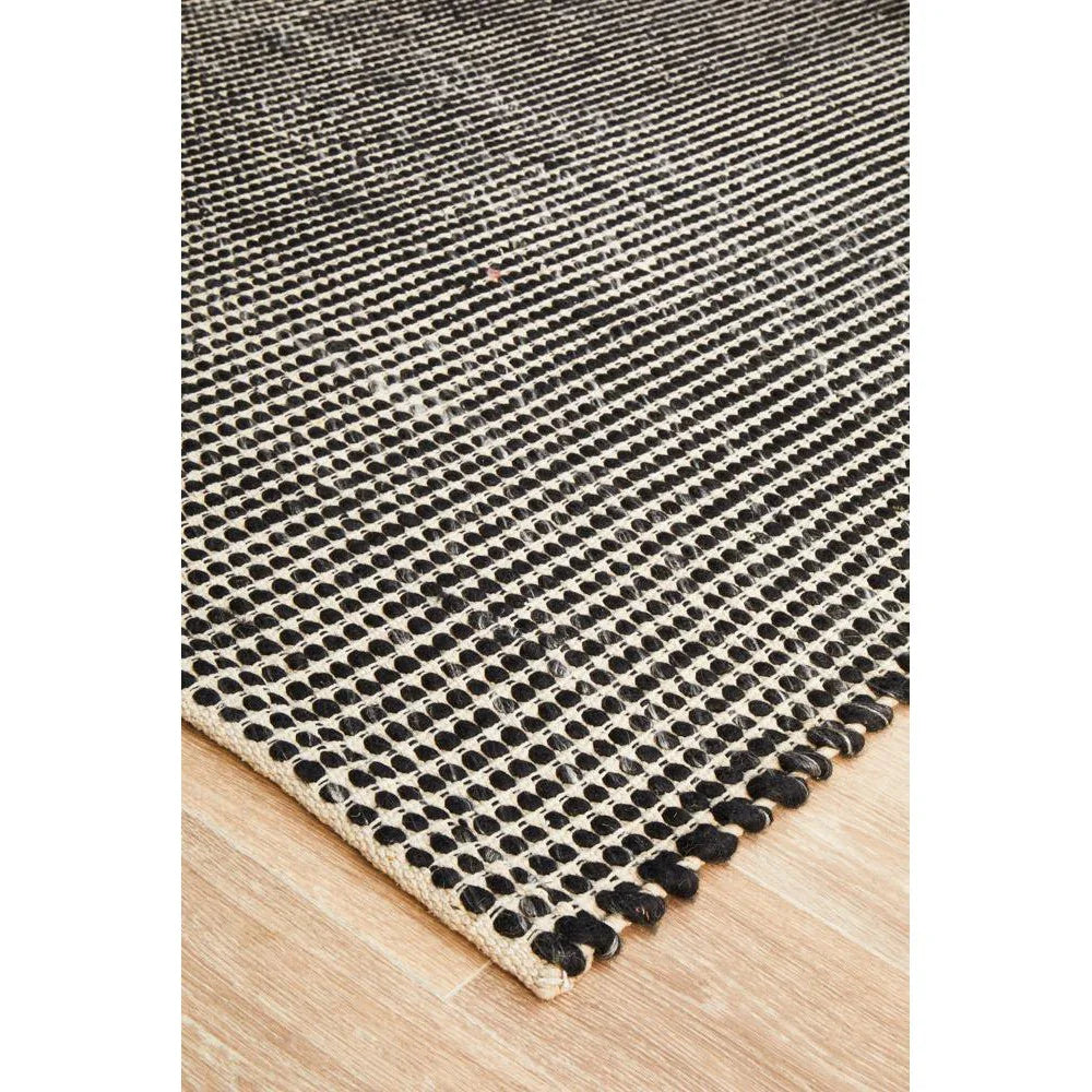 Skandinavian 300 Black Rug - ICONIC RUGS