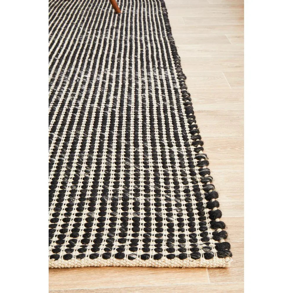 Skandinavian 300 Black Rug - ICONIC RUGS