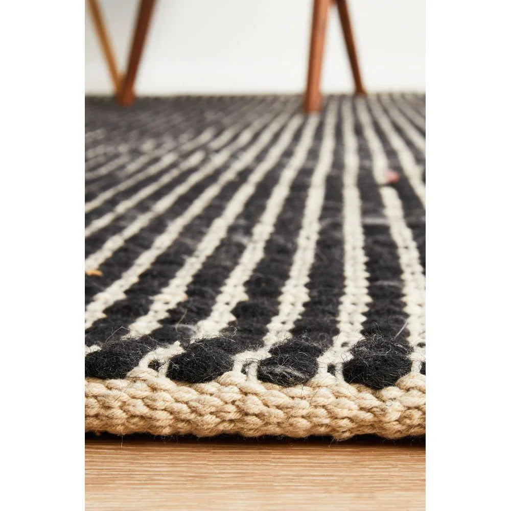 Skandinavian 300 Black Rug - ICONIC RUGS
