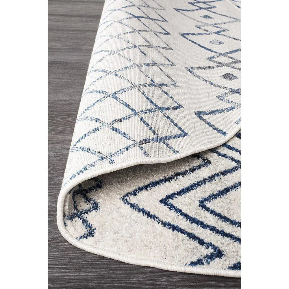 Oasis Nadia White Blue Rustic Tribal Round Rug