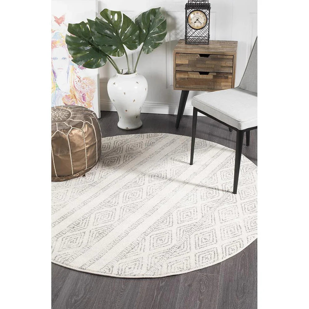 Oasis Salma White And Grey Tribal Round Rug