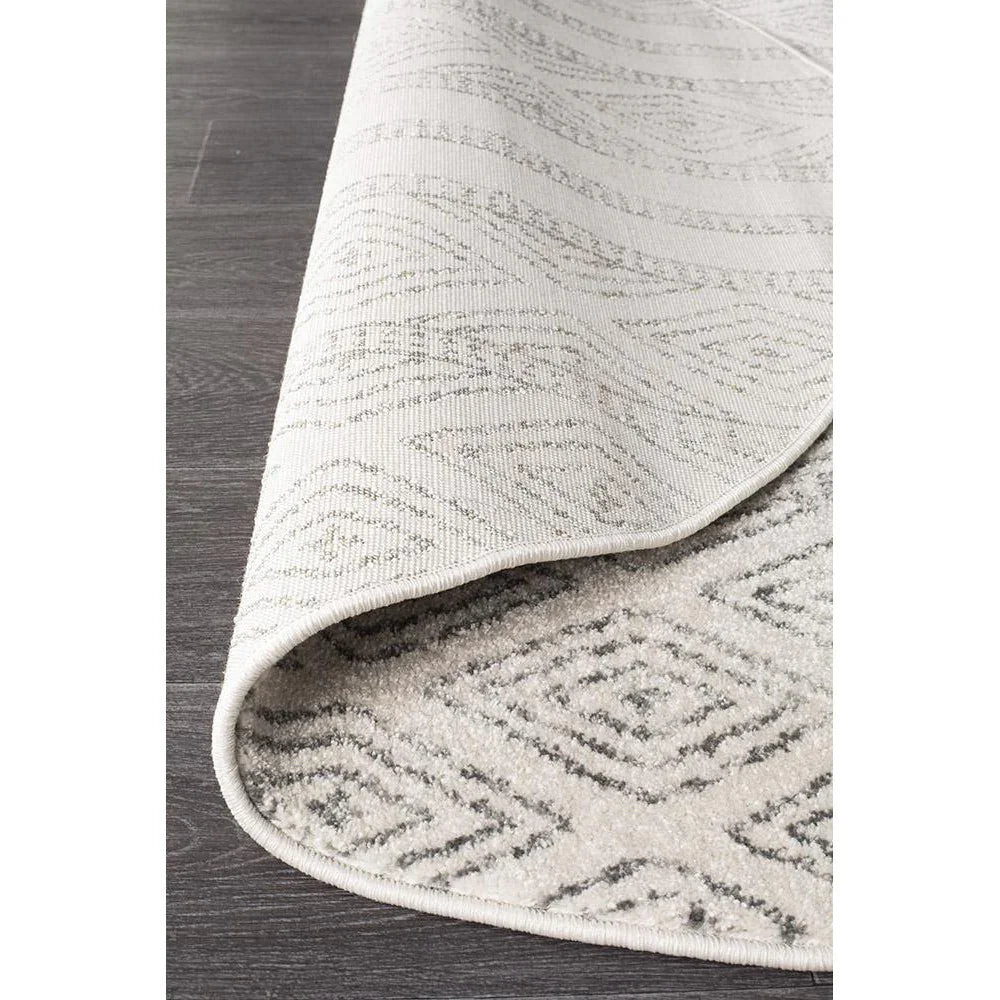Oasis Salma White And Grey Tribal Round Rug
