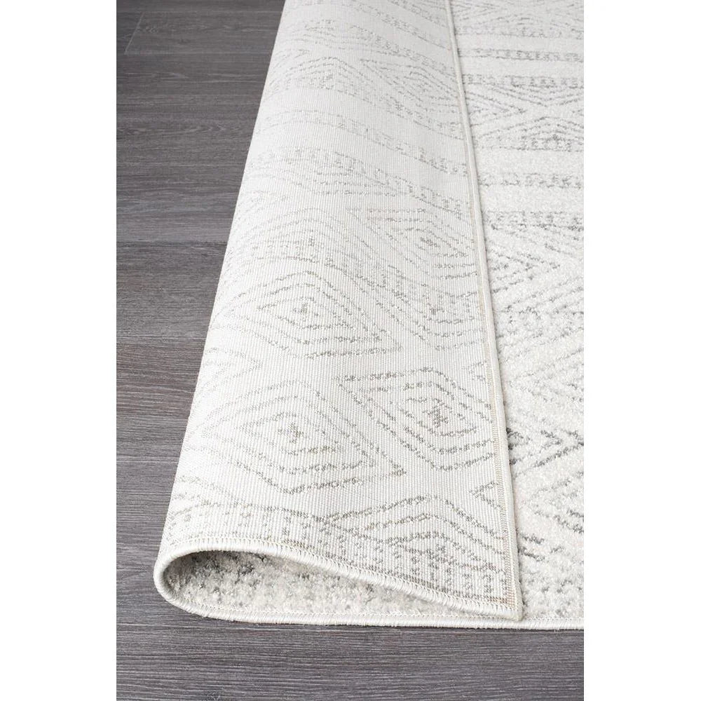 Oasis Salma White And Grey Tribal Rug