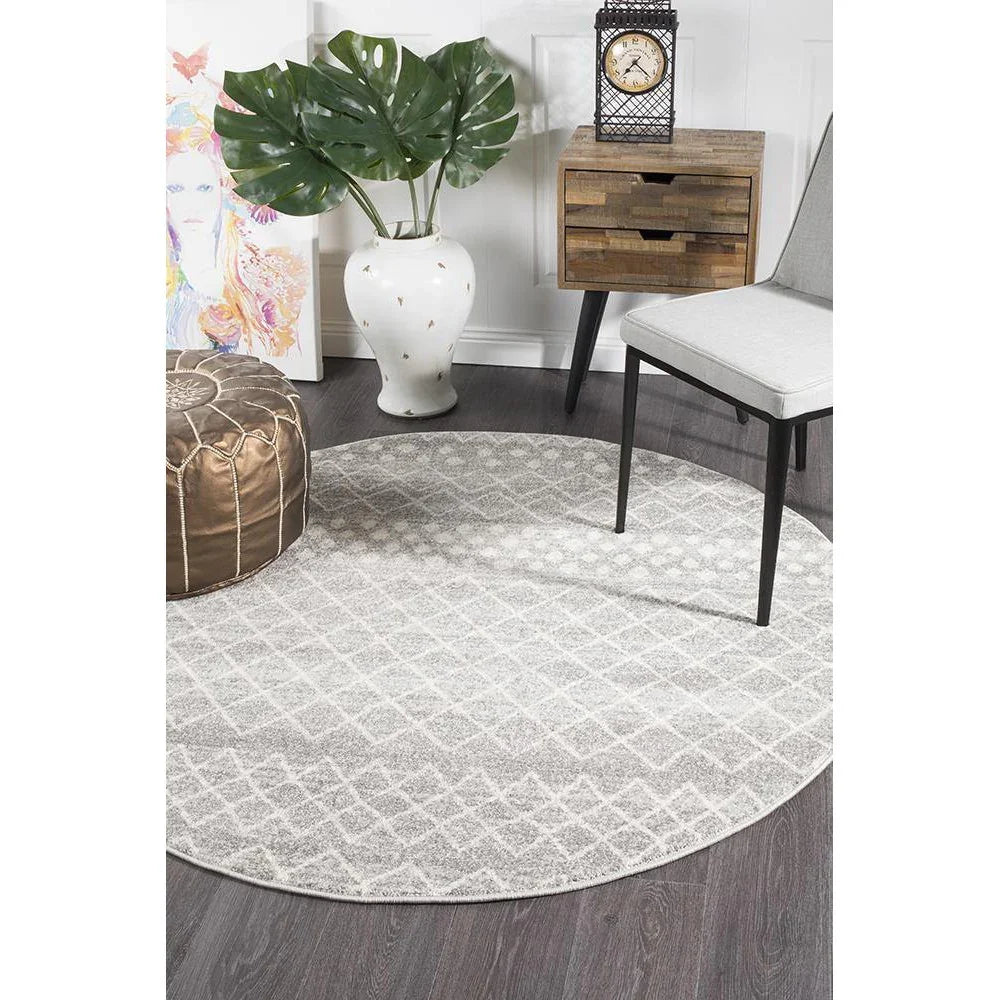 Oasis Selma Silver Tribal Round Rug