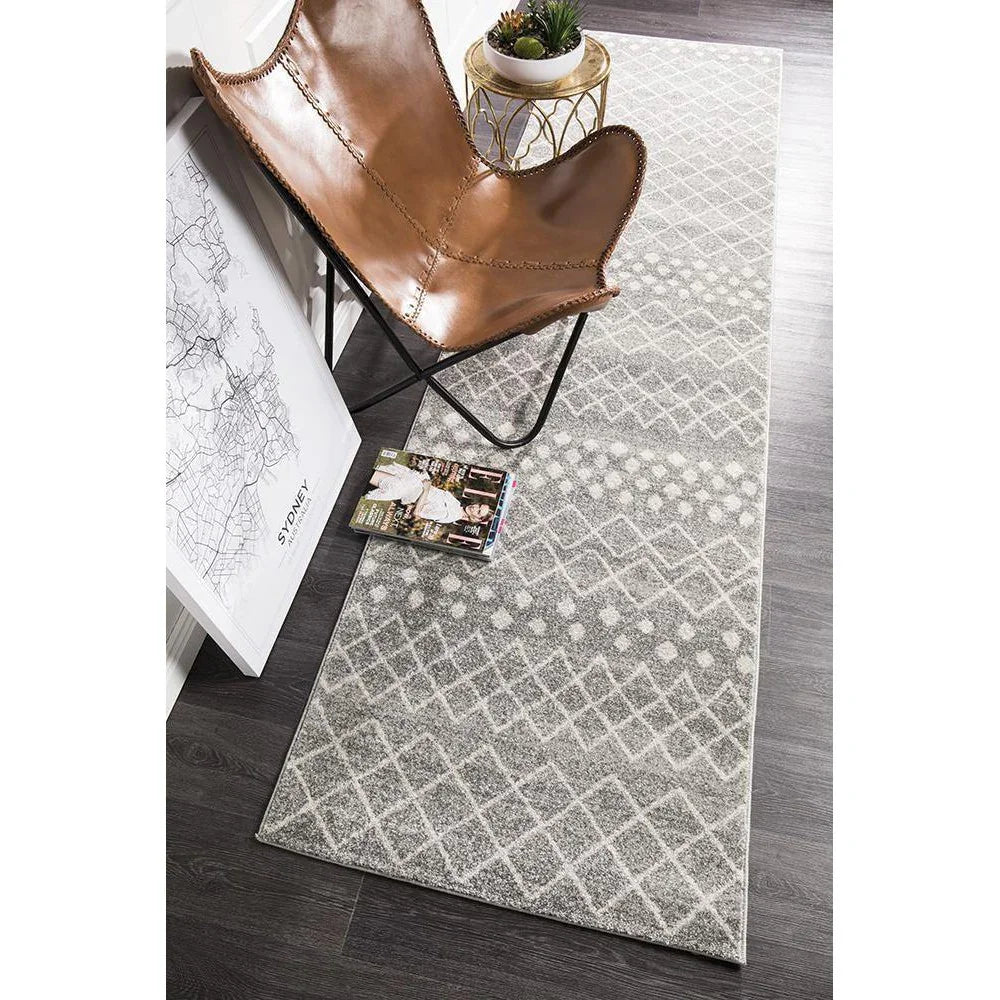 Oasis Selma Silver Tribal Runner Rug