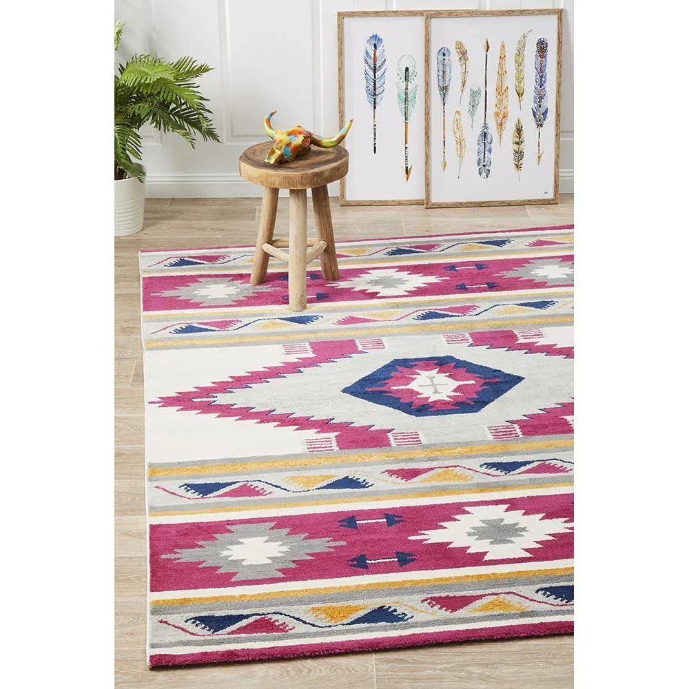 Zanzibar 761 Crimson - ICONIC RUGS