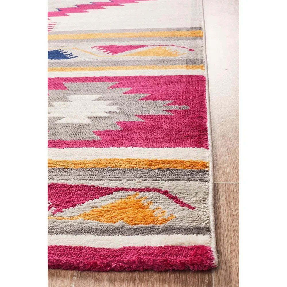 Zanzibar 761 Crimson - ICONIC RUGS