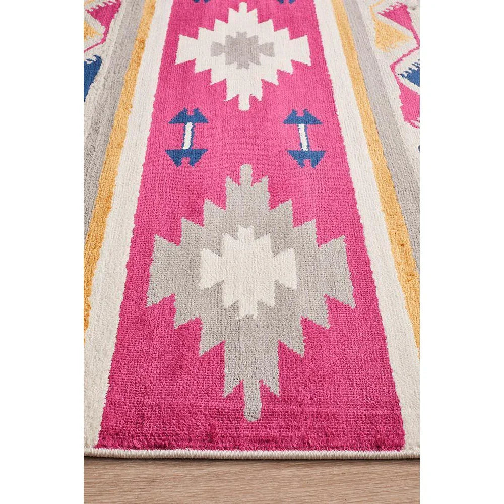 Zanzibar 761 Crimson - ICONIC RUGS