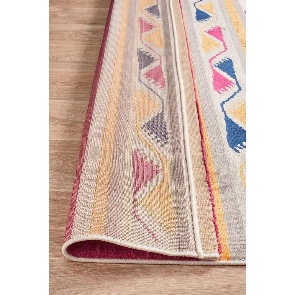 Zanzibar 761 Crimson - ICONIC RUGS