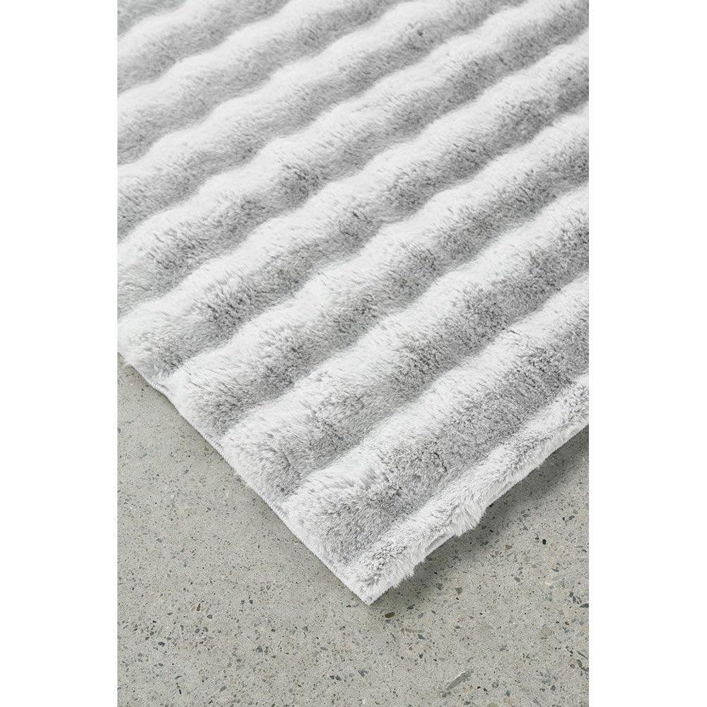 Bubble - Machine Washable Rug featuring plush bubble pattern in silver-grey and white on pale grey background, machine-woven polyester